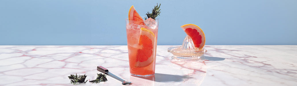 Prickelnder Grapefruit-Rosmarin-Mocktail Rezept